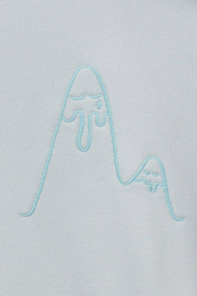 Sweater in Eisblau mit weinendem Gletscher Stickerei für Frauen