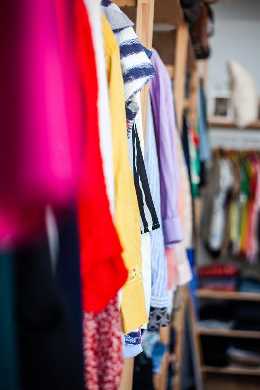 Mach diesen Fehler nicht: Geh mit alten Bildern und Erfahrungen von Second Hand in einen Laden.