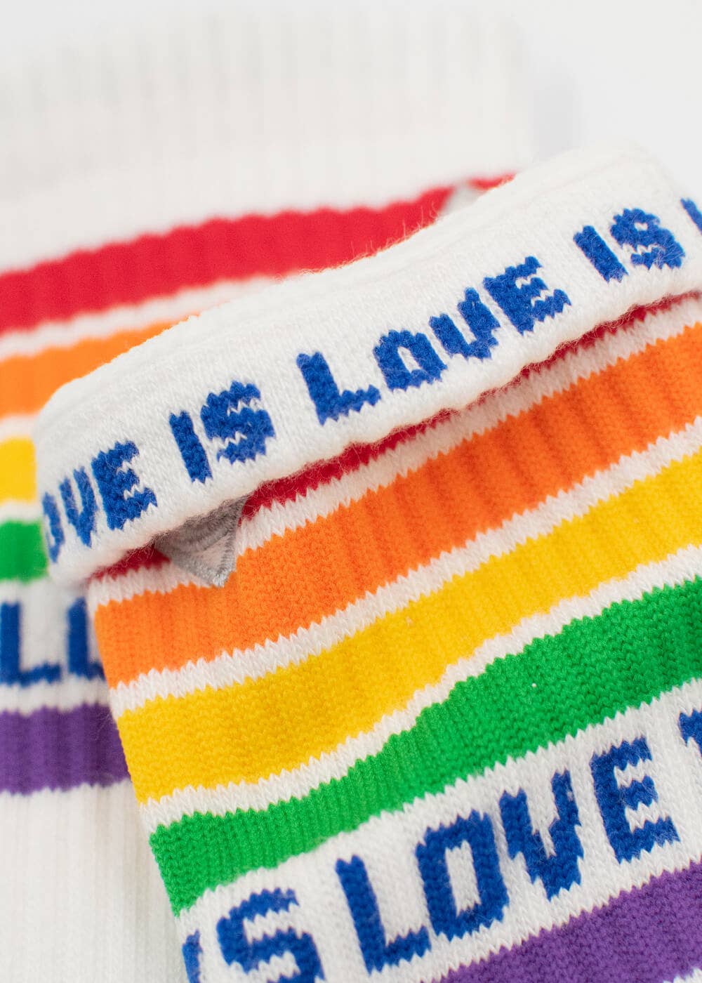 Socken Love is Love